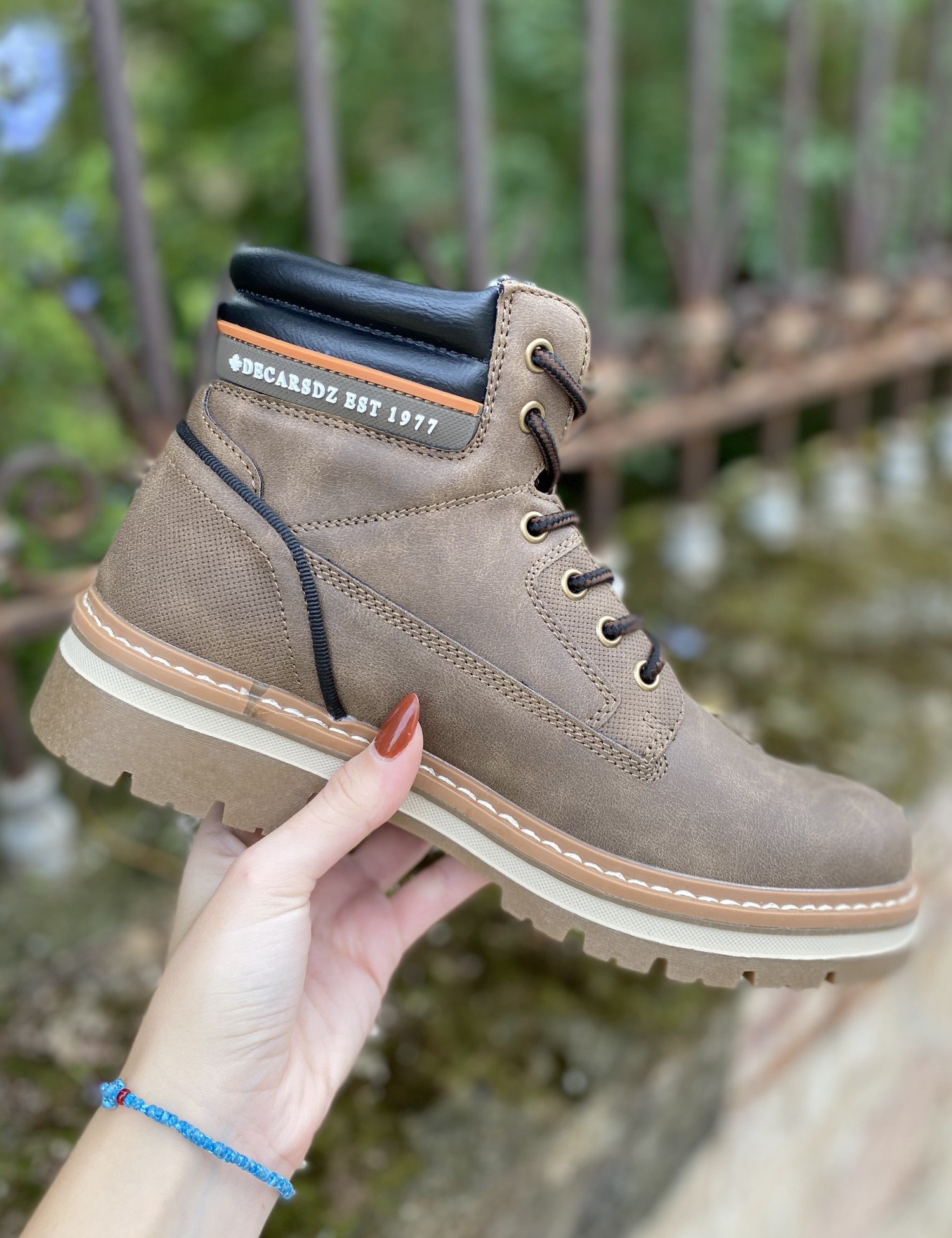 Ανδρικά καφέ αρβυλάκια με τρακτερωτή σόλα από δερματίνη EL0970 φωτογραφία